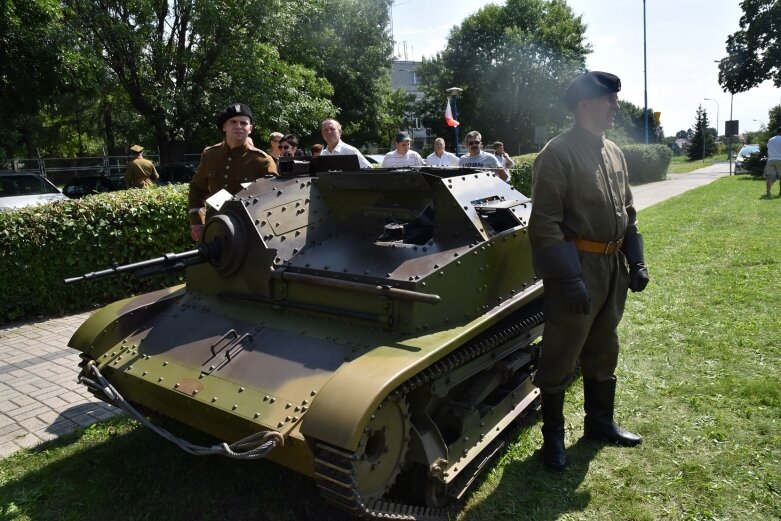  Święto Wojska Polskiego w Skierniewicach pod znakiem pikniku żołnierskiego 