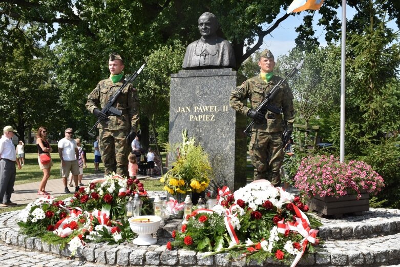  Święto Wojska Polskiego w Skierniewicach pod znakiem pikniku żołnierskiego 