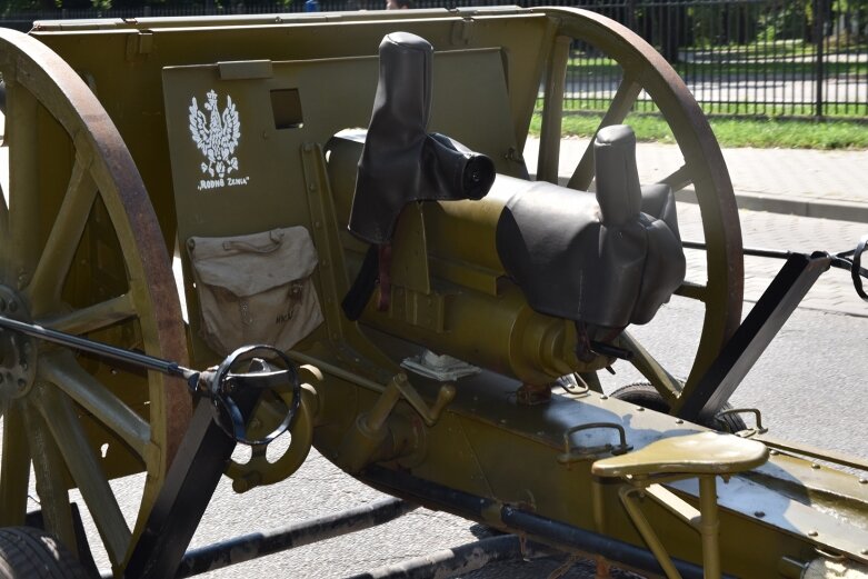  Święto Wojska Polskiego w Skierniewicach pod znakiem pikniku żołnierskiego 