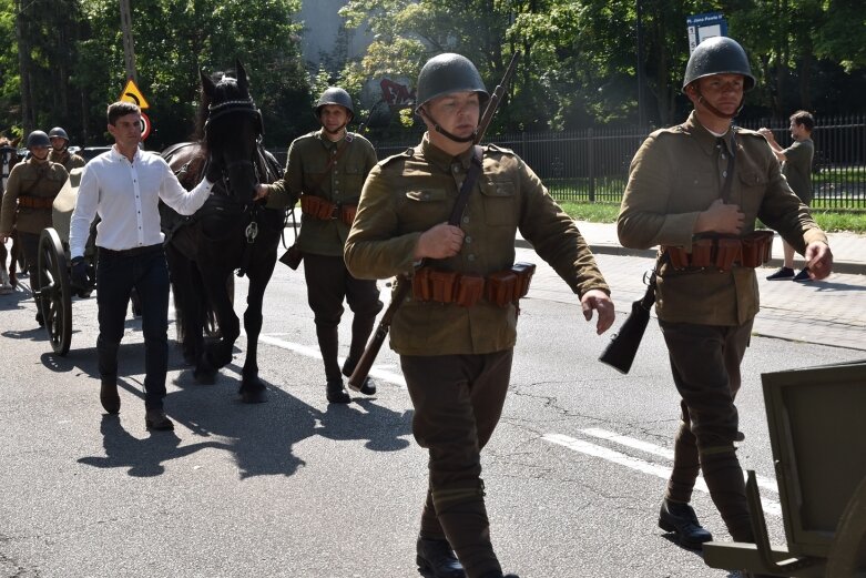  Święto Wojska Polskiego w Skierniewicach pod znakiem pikniku żołnierskiego 