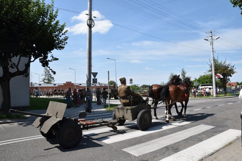  Święto Wojska Polskiego w Skierniewicach pod znakiem pikniku żołnierskiego 