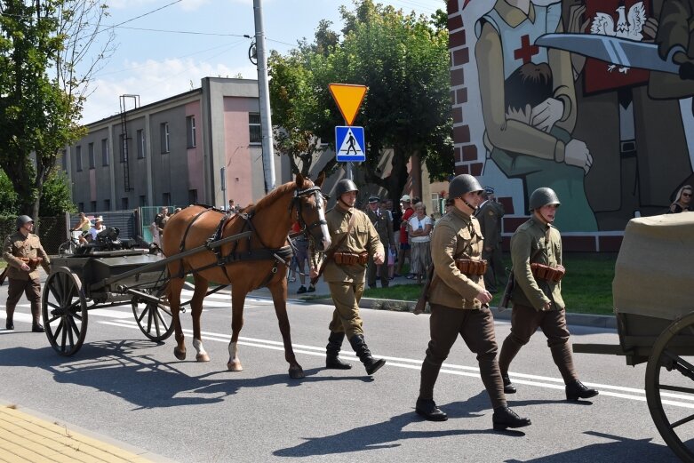  Święto Wojska Polskiego w Skierniewicach pod znakiem pikniku żołnierskiego 