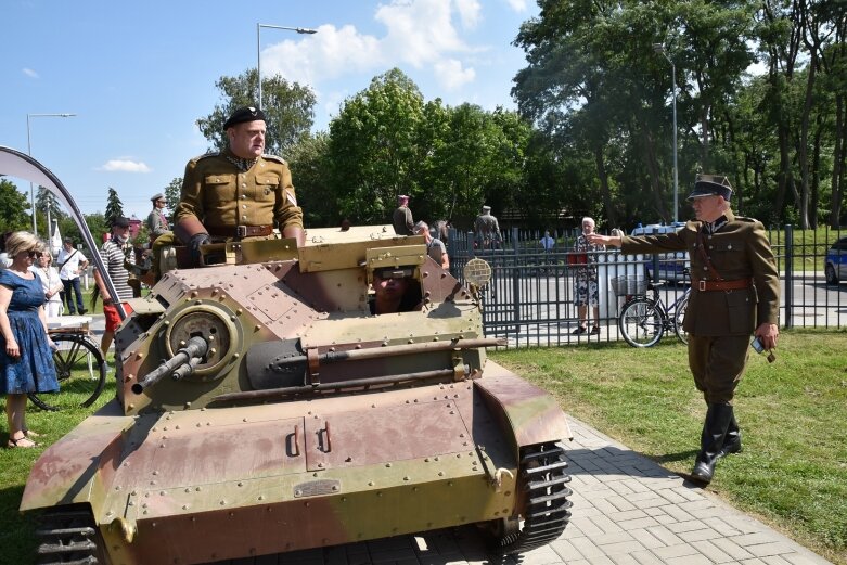  Święto Wojska Polskiego w Skierniewicach pod znakiem pikniku żołnierskiego 