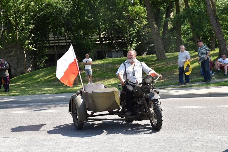  Święto Wojska Polskiego w Skierniewicach pod znakiem pikniku żołnierskiego 