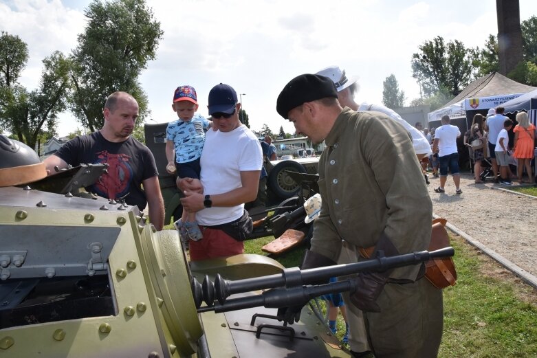  Święto Wojska Polskiego w Skierniewicach pod znakiem pikniku żołnierskiego 