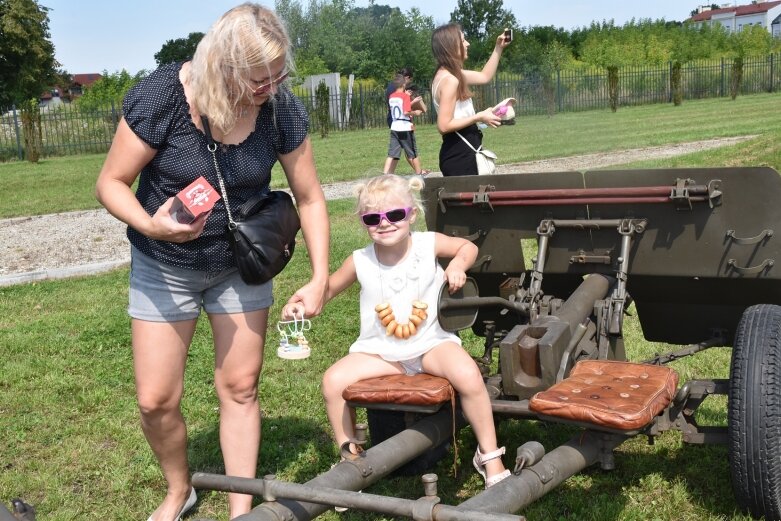  Święto Wojska Polskiego w Skierniewicach pod znakiem pikniku żołnierskiego 