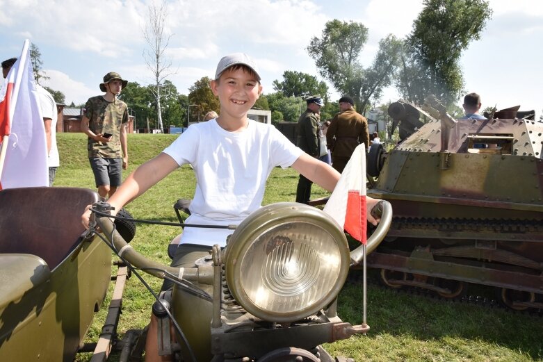  Święto Wojska Polskiego w Skierniewicach pod znakiem pikniku żołnierskiego 