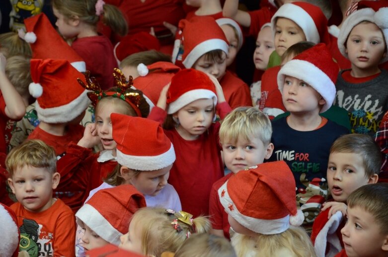  Święty Mikołaj w Przedszkolu nr 3 w Skierniewice: wyjątkowy dzień pełen niespodzianek 