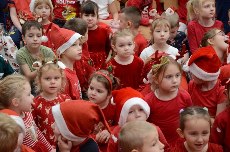  Święty Mikołaj w Przedszkolu nr 3 w Skierniewice: wyjątkowy dzień pełen niespodzianek 