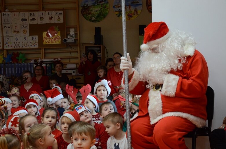  Święty Mikołaj w Przedszkolu nr 3 w Skierniewice: wyjątkowy dzień pełen niespodzianek 