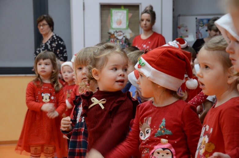  Święty Mikołaj w Przedszkolu nr 3 w Skierniewice: wyjątkowy dzień pełen niespodzianek 