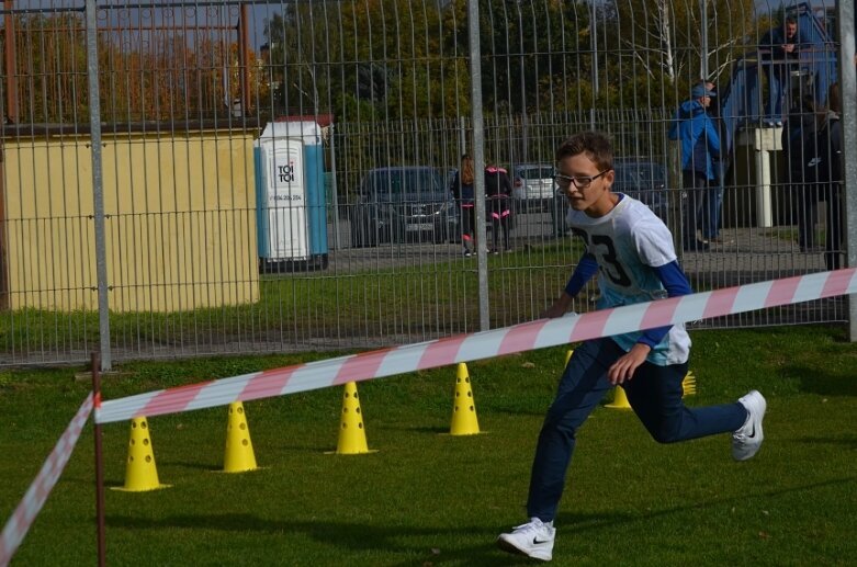  Szkolne przełaje na stadionie przy ulicy Pomologicznej 