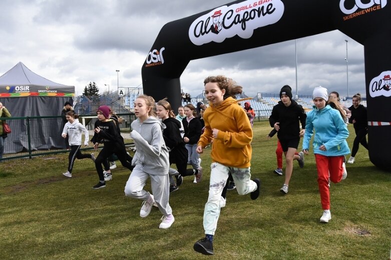  Szkolne przełaje na stadionie przy ulicy Pomologicznej 