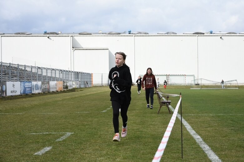  Szkolne przełaje na stadionie przy ulicy Pomologicznej 