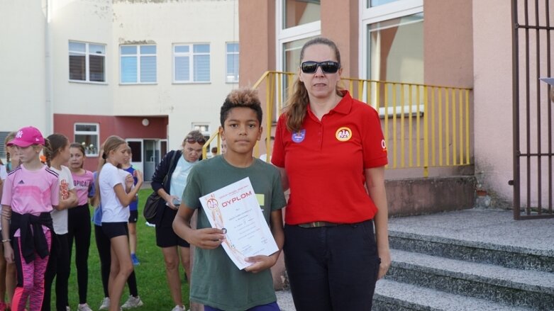  Sztafetowe bieganinę na stadionie przy ulicy Tetmajera 