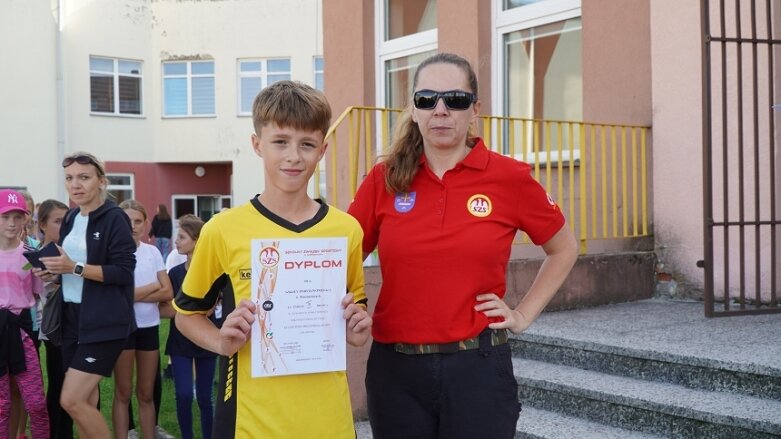  Sztafetowe bieganinę na stadionie przy ulicy Tetmajera 