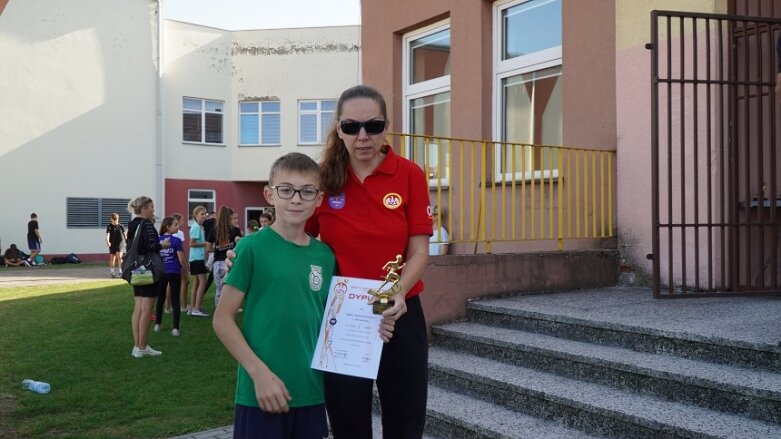  Sztafetowe bieganinę na stadionie przy ulicy Tetmajera 