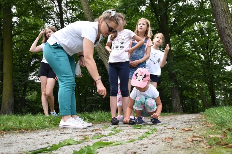  Tak bawiono się dawniej, ale dziś dzieci też chętnie grają w kapsle 