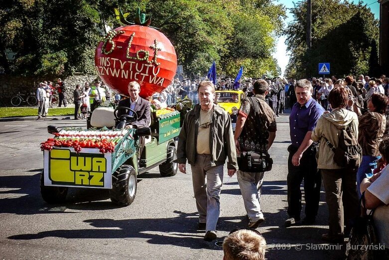  Tegoroczne święto kwiatów wisi na włosku. Zobacz, jak się bawiono w 2009 roku 