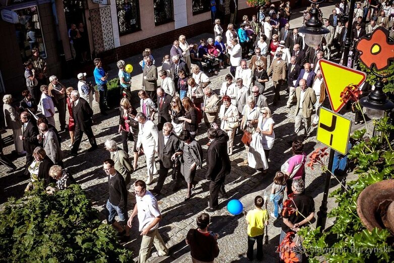  Tegoroczne święto kwiatów wisi na włosku. Zobacz, jak się bawiono w 2009 roku 