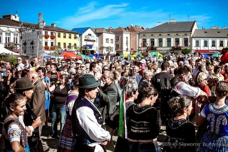  Tegoroczne święto kwiatów wisi na włosku. Zobacz, jak się bawiono w 2009 roku 