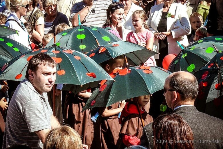  Tegoroczne święto kwiatów wisi na włosku. Zobacz, jak się bawiono w 2009 roku 