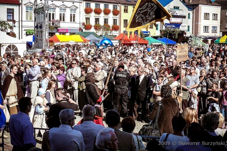  Tegoroczne święto kwiatów wisi na włosku. Zobacz, jak się bawiono w 2009 roku 