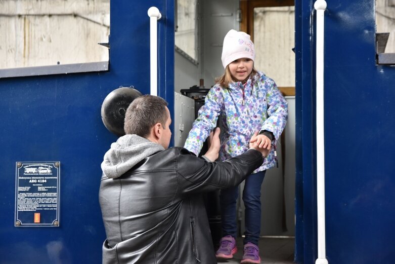  Tłumy na otwarciu sezonu w skierniewickiej parowozowni 