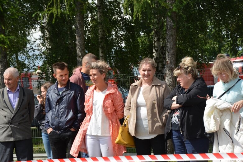  Tłumy na zawodach pożarniczych w Makowie 