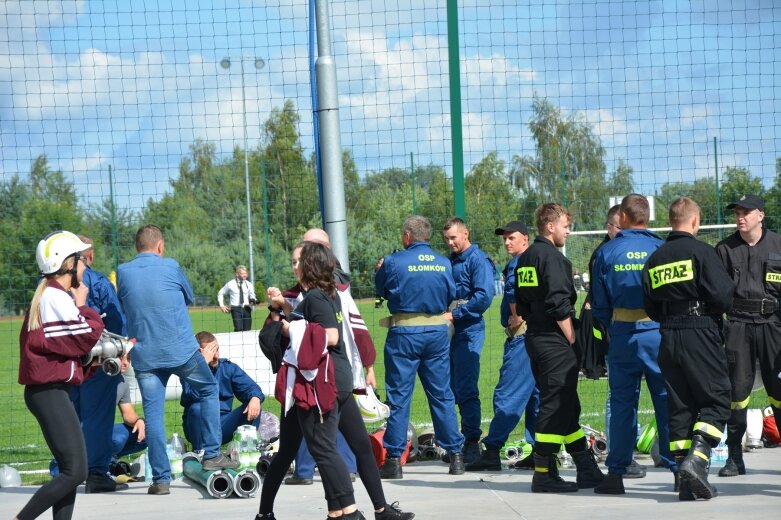  Tłumy na zawodach pożarniczych w Makowie 