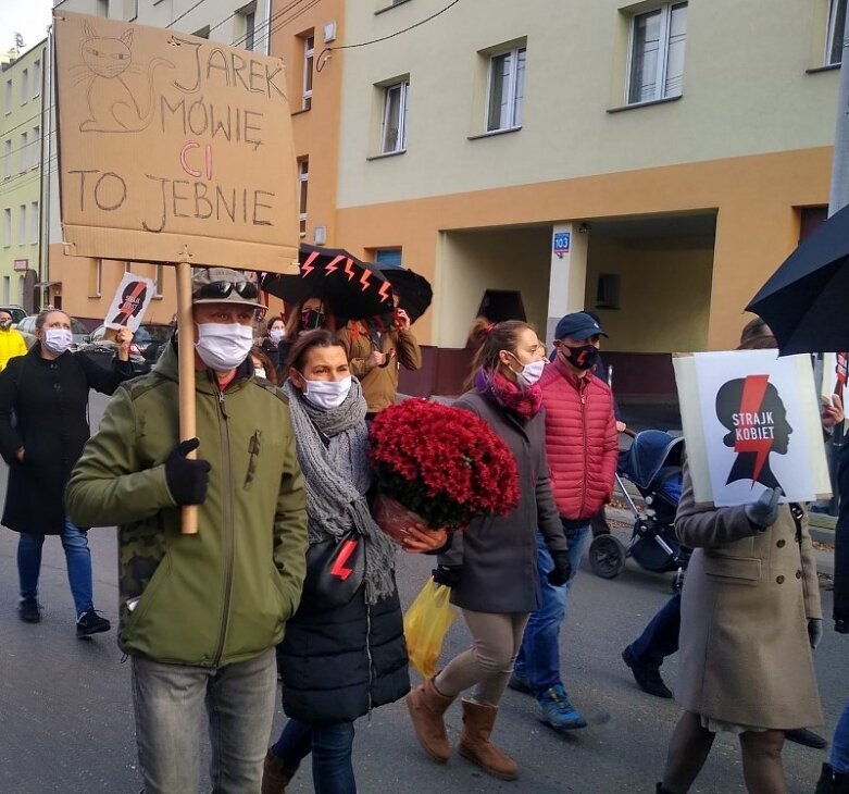  To nie był spokojny weekend! Kobiety nie rezygnowały z marszów protestacyjnych 