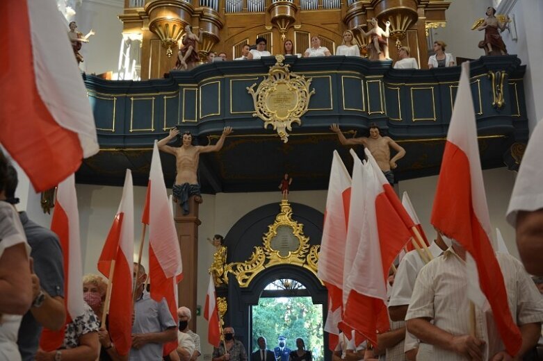  To nie była tylko oficjalna uroczystość. Manifestacja patriotyczna rawian! 