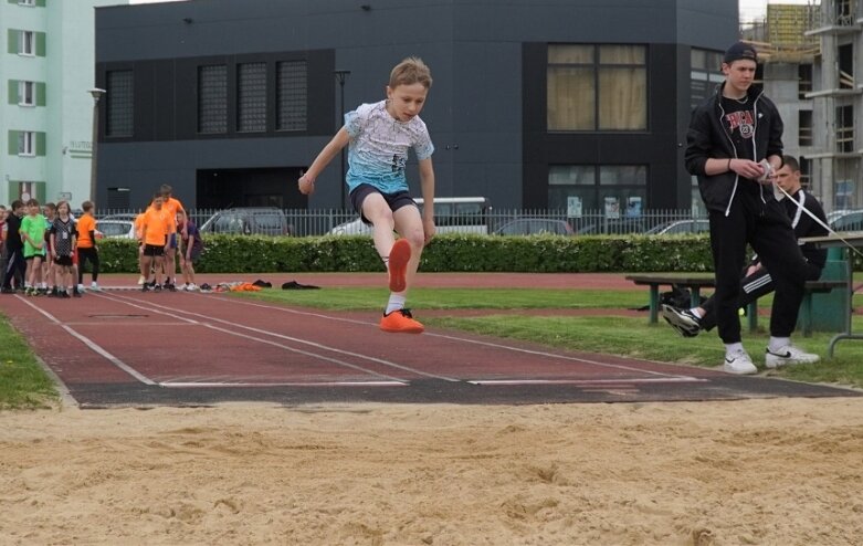  Trwa lekkoatletyczna wiosna na stadionie przy ulicy Tetmajera 