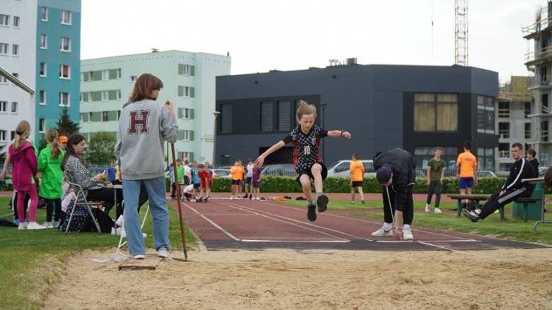  Trwa lekkoatletyczna wiosna na stadionie przy ulicy Tetmajera 