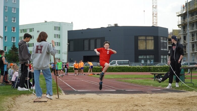  Trwa lekkoatletyczna wiosna na stadionie przy ulicy Tetmajera 