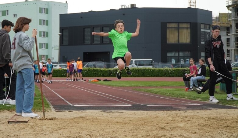  Trwa lekkoatletyczna wiosna na stadionie przy ulicy Tetmajera 