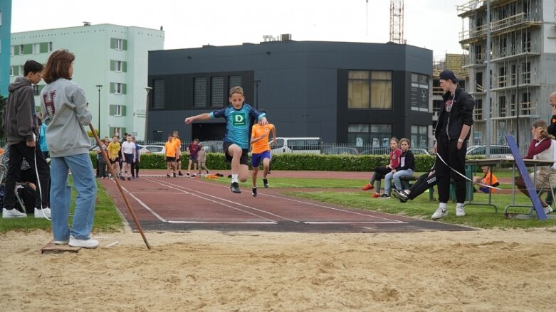  Trwa lekkoatletyczna wiosna na stadionie przy ulicy Tetmajera 