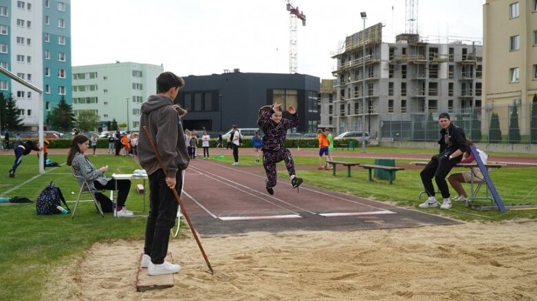  Trwa lekkoatletyczna wiosna na stadionie przy ulicy Tetmajera 