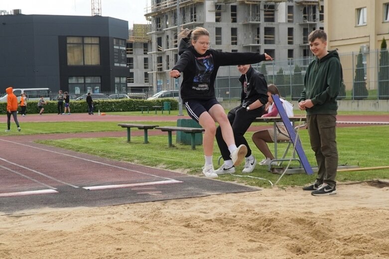  Trwa lekkoatletyczna wiosna na stadionie przy ulicy Tetmajera 