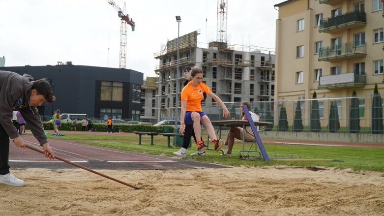  Trwa lekkoatletyczna wiosna na stadionie przy ulicy Tetmajera 