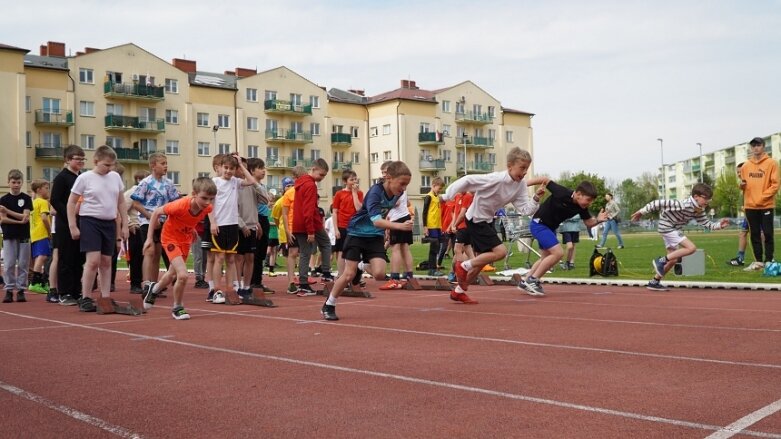  Trwa lekkoatletyczna wiosna na stadionie przy ulicy Tetmajera 