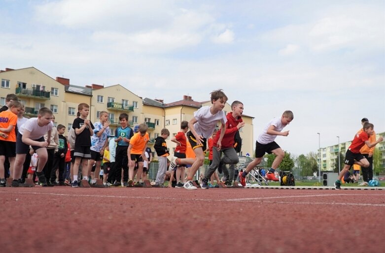  Trwa lekkoatletyczna wiosna na stadionie przy ulicy Tetmajera 