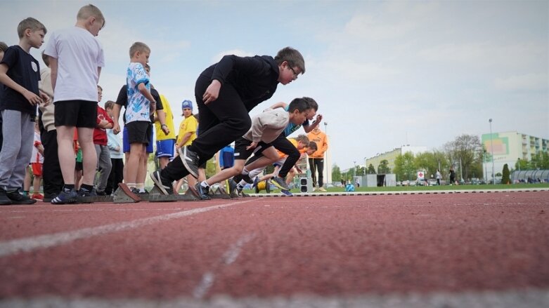  Trwa lekkoatletyczna wiosna na stadionie przy ulicy Tetmajera 