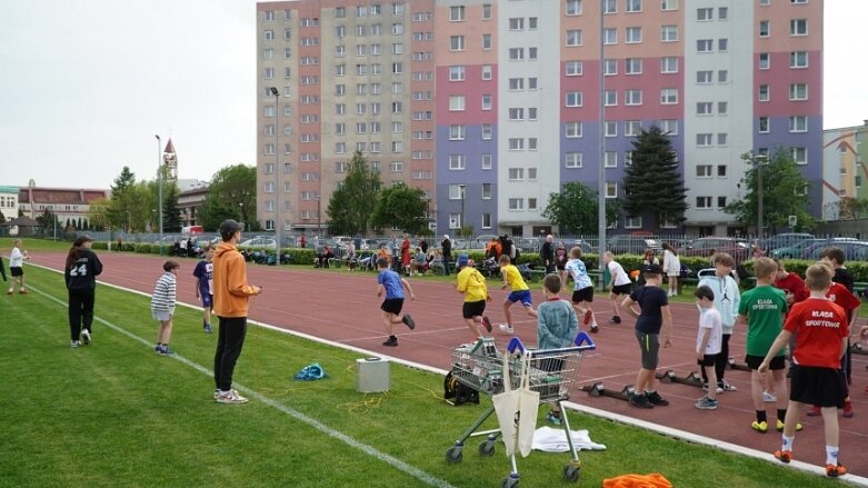  Trwa lekkoatletyczna wiosna na stadionie przy ulicy Tetmajera 