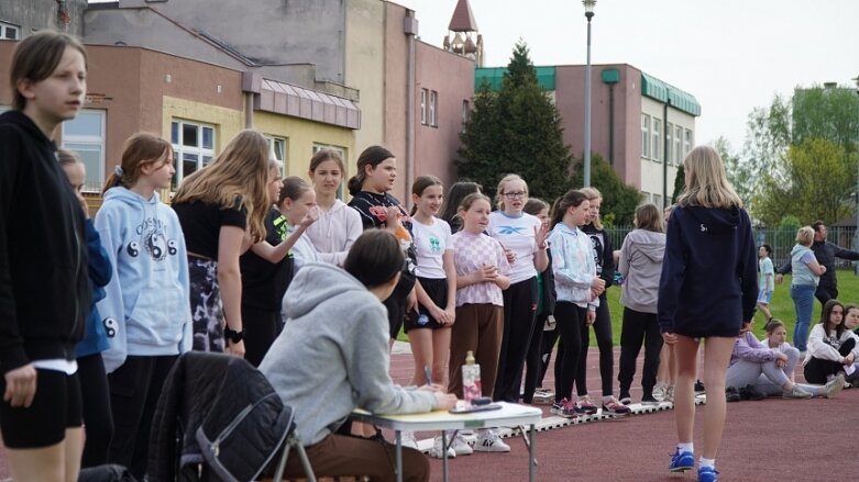  Trwa lekkoatletyczna wiosna na stadionie przy ulicy Tetmajera 