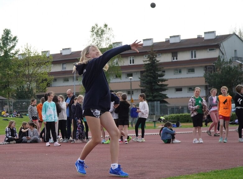  Trwa lekkoatletyczna wiosna na stadionie przy ulicy Tetmajera 