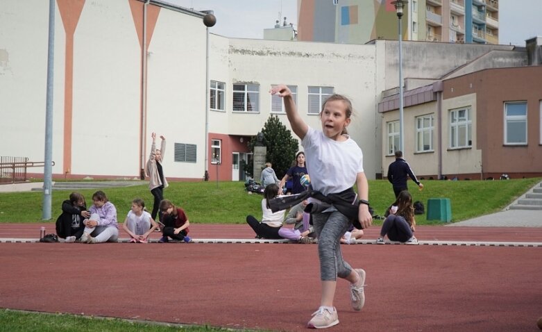  Trwa lekkoatletyczna wiosna na stadionie przy ulicy Tetmajera 