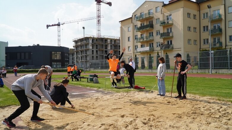  Trwa lekkoatletyczna wiosna na stadionie przy ulicy Tetmajera 