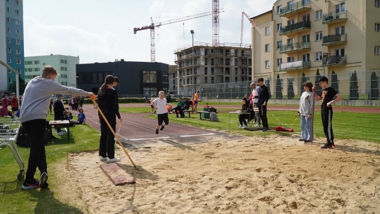  Trwa lekkoatletyczna wiosna na stadionie przy ulicy Tetmajera 