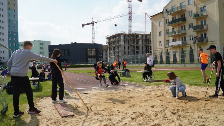  Trwa lekkoatletyczna wiosna na stadionie przy ulicy Tetmajera 